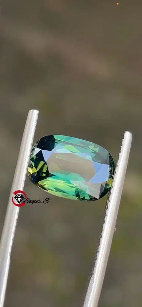 Natural Fancy Sapphire 3.17 Ct