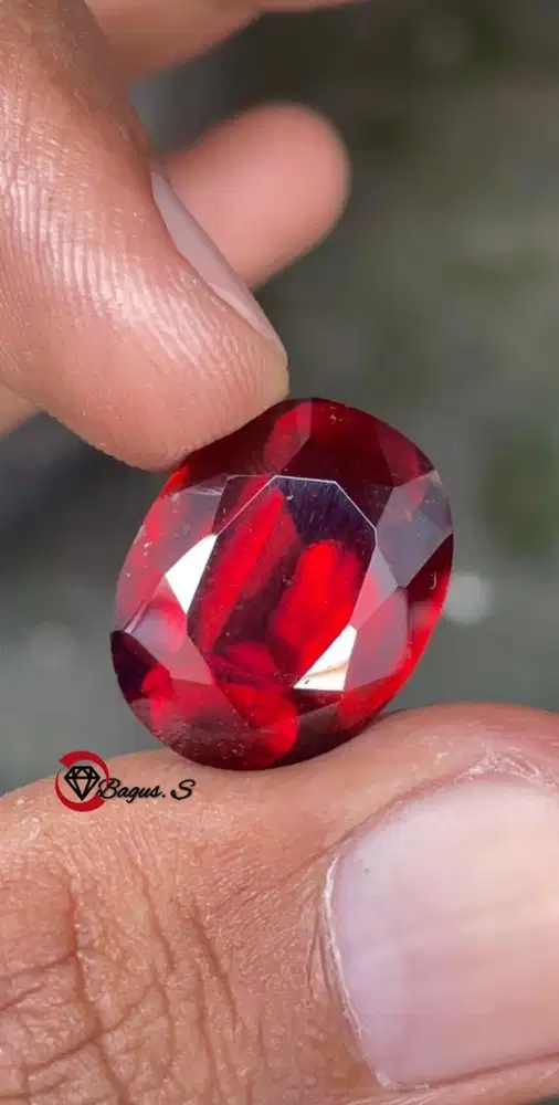 Natural Red Garnet 16 Ct