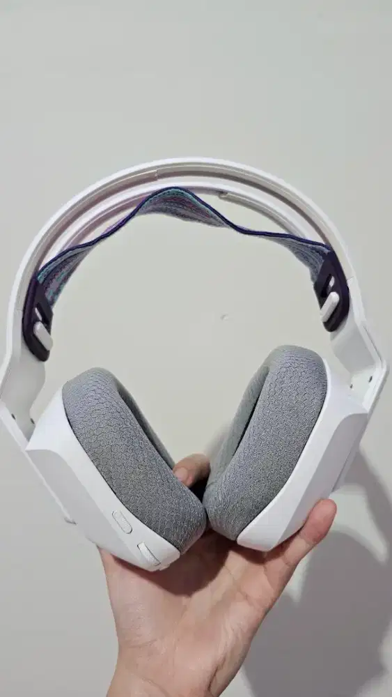 Logitech G733 Wireless Headset (Gaming Headphone)