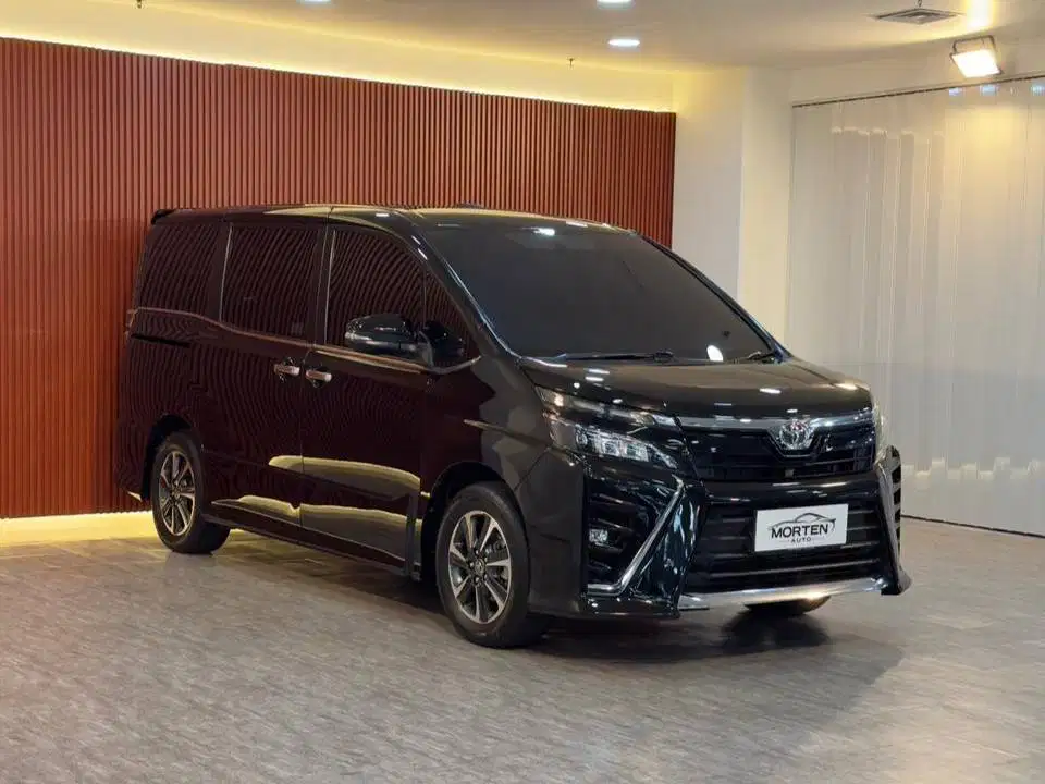 [Very Low Km 50 ribuan!!!] Toyota Voxy 2.0L (R80) Facelift 2019