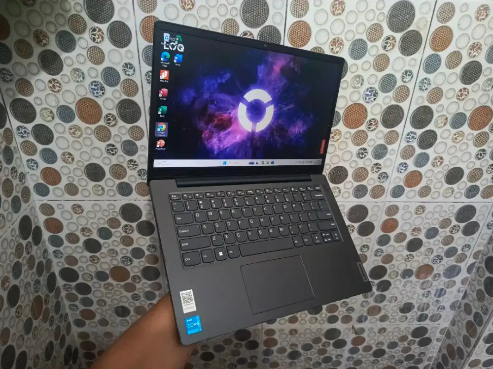 Laptop Slim Lenovo V14 Tahun 2022 
Prosesor Intel Core i3 Gen 11