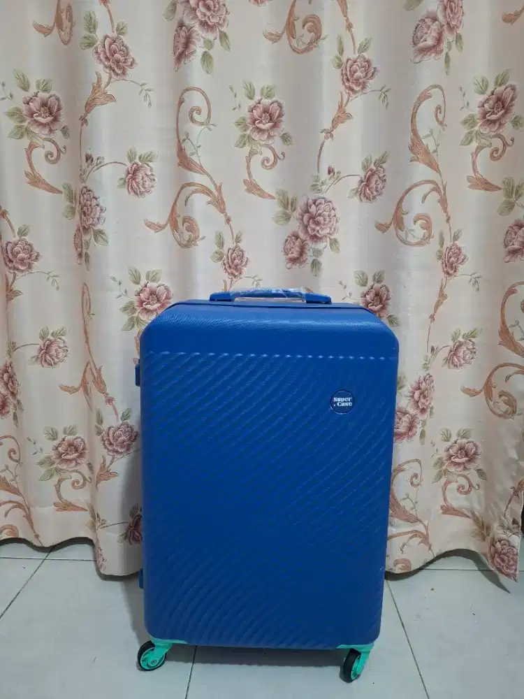 Tas baru, kirim pesan dan Anda tidak akan menyesal telah membeli.