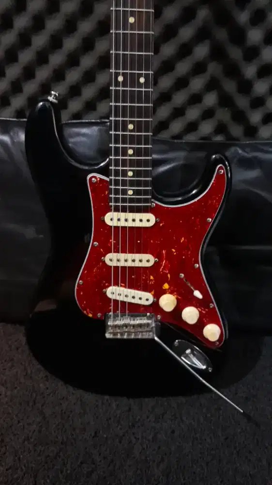 Gitar elektrik fender stratocaster custom berkualitas
