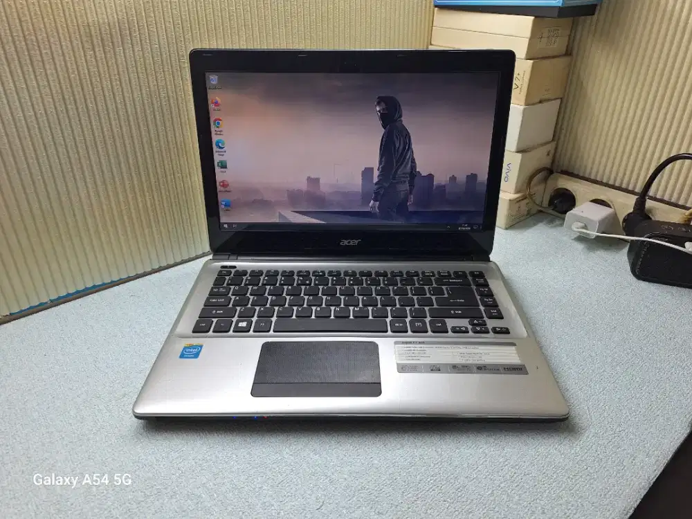 Acer Aspire E1-410