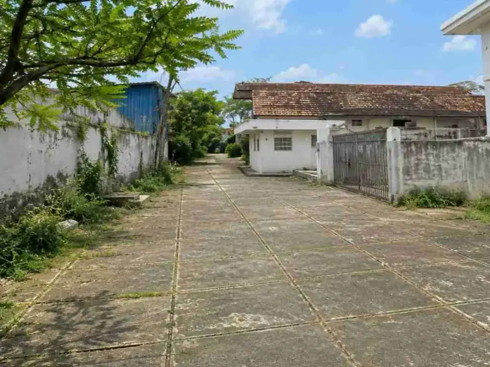 LAHAN DAERAH KOMERSIL KEMANG DIBAWA NJOP, JAKARTA SELATAN
