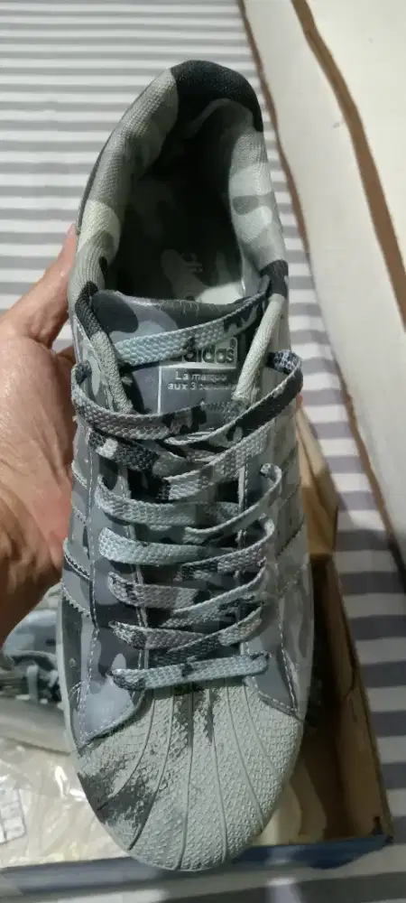 sepatu adidas SUPER STAR 80s ukuran UK 9 ( 43 )