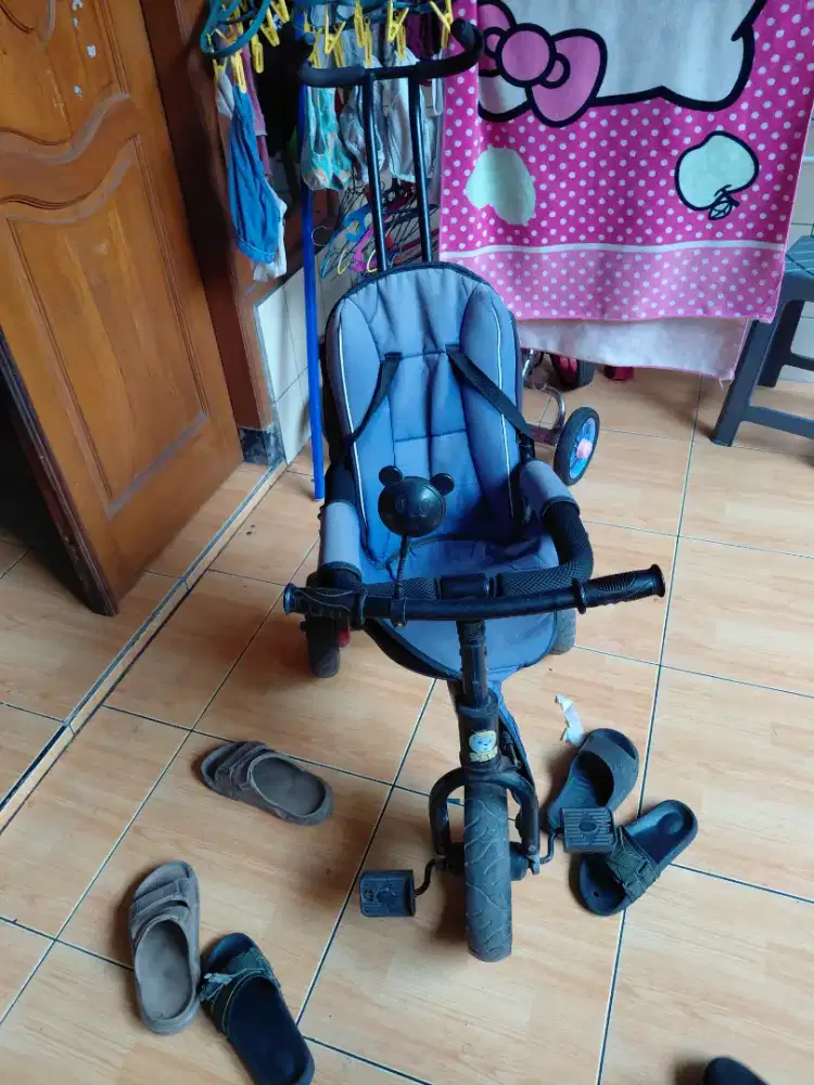 Sepeda anak roda tiga