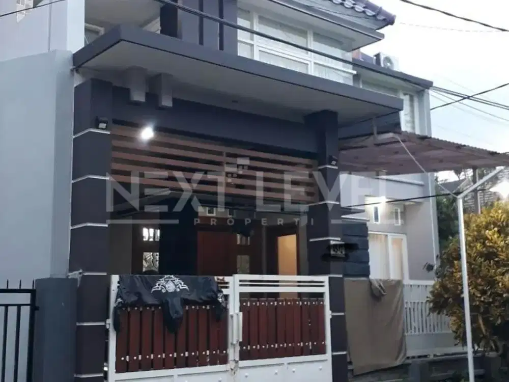 Rumah 2 Lantai dengan Desain Modern di Perum oma Campus, Malang.MLG00011