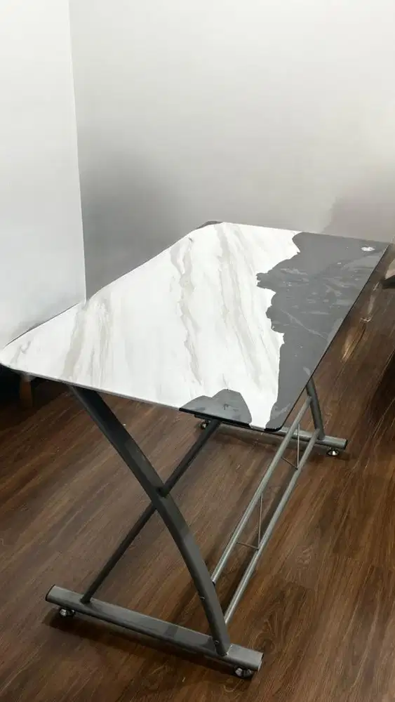 meja kerja kaca