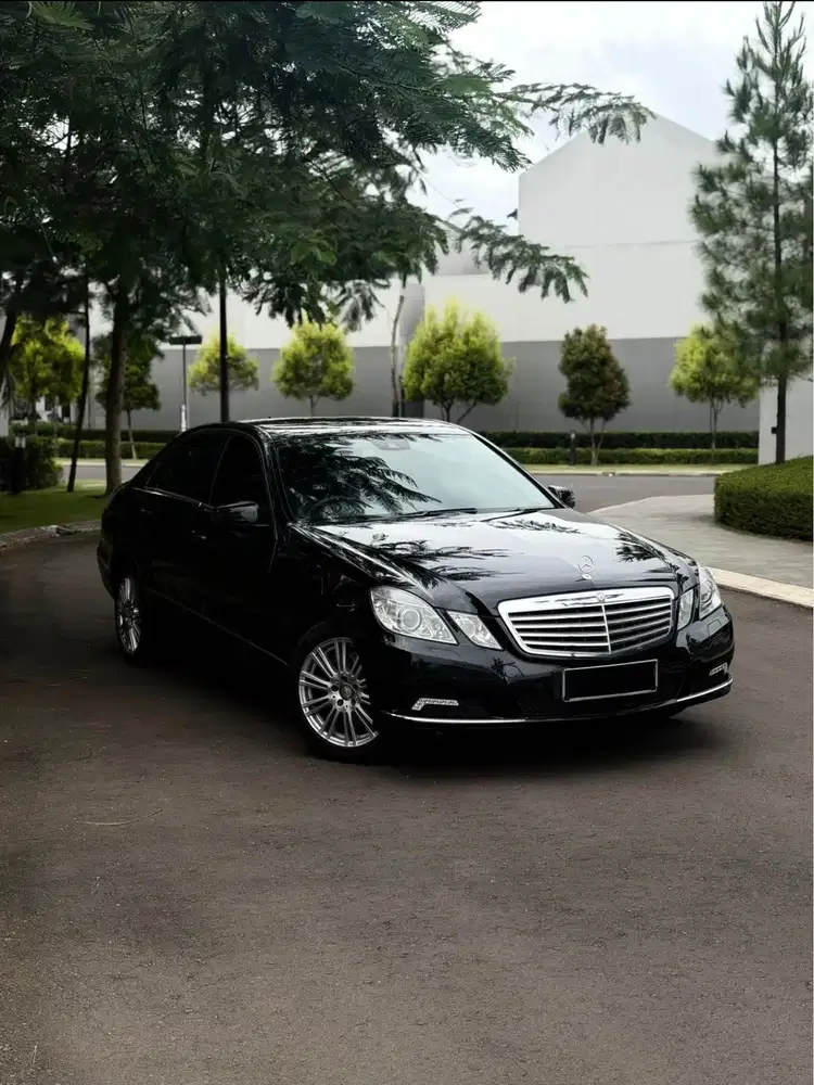 Mercedes-Benz E300 2010 Bensin