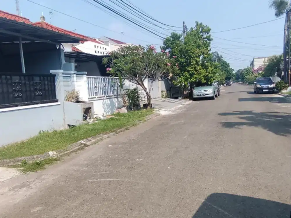 DISEWAKAN RUMAH DALAM CLUSTER TAMAN SARI HARAPAN INDAH, BEKASI.