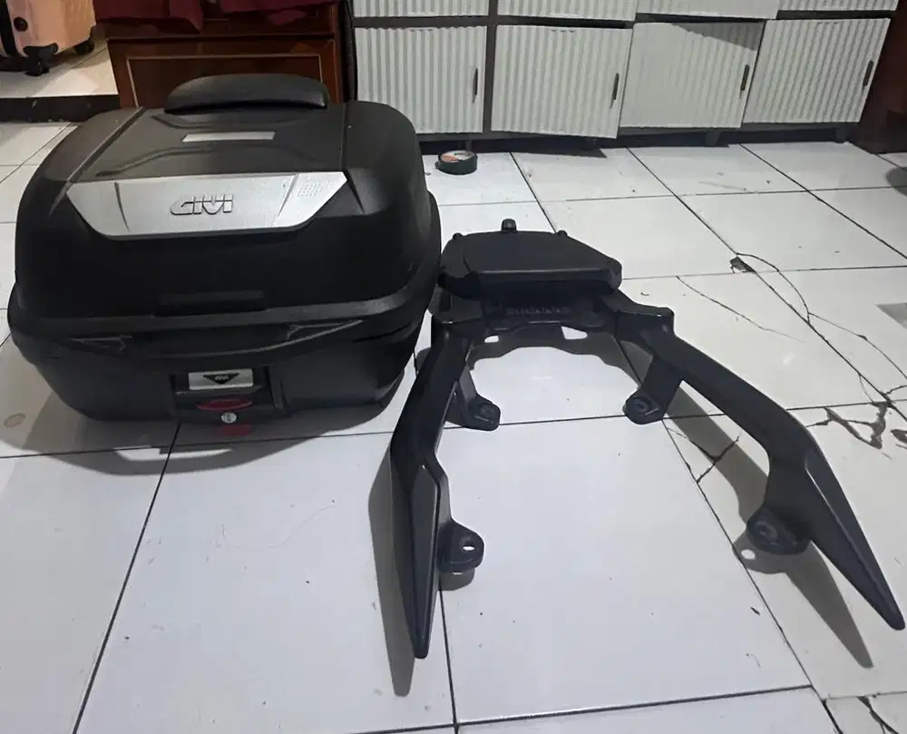 Braket Adv 160 + Box Givi E43NTL+Bantalan Box