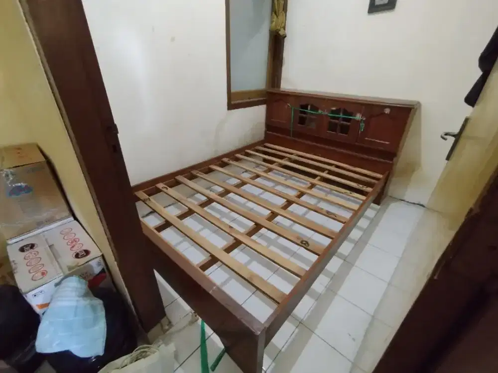 Dipan Kayu kasur
