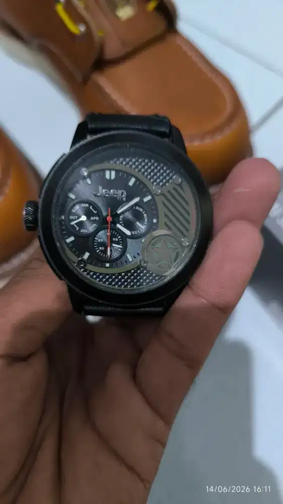 Jam tangan merek jeep