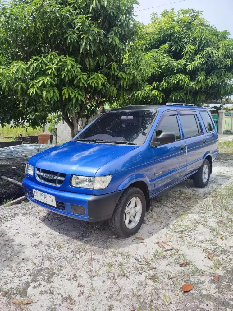 2001 Isuzu Panther