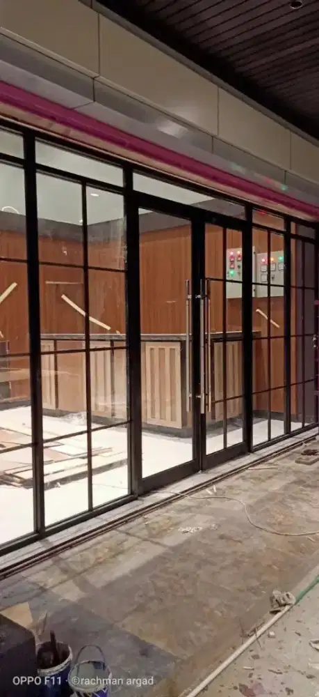 Pintu kaca aluminium dan pintu kaca tempered