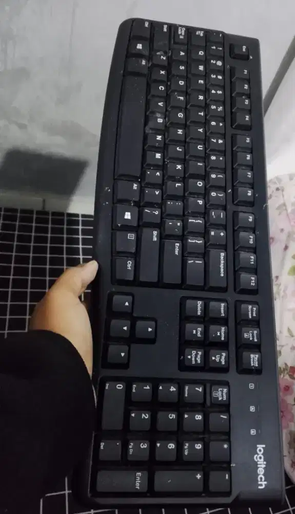 Dijual keyboard logitech