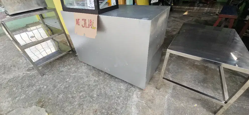 Meja etalase besi galvanis