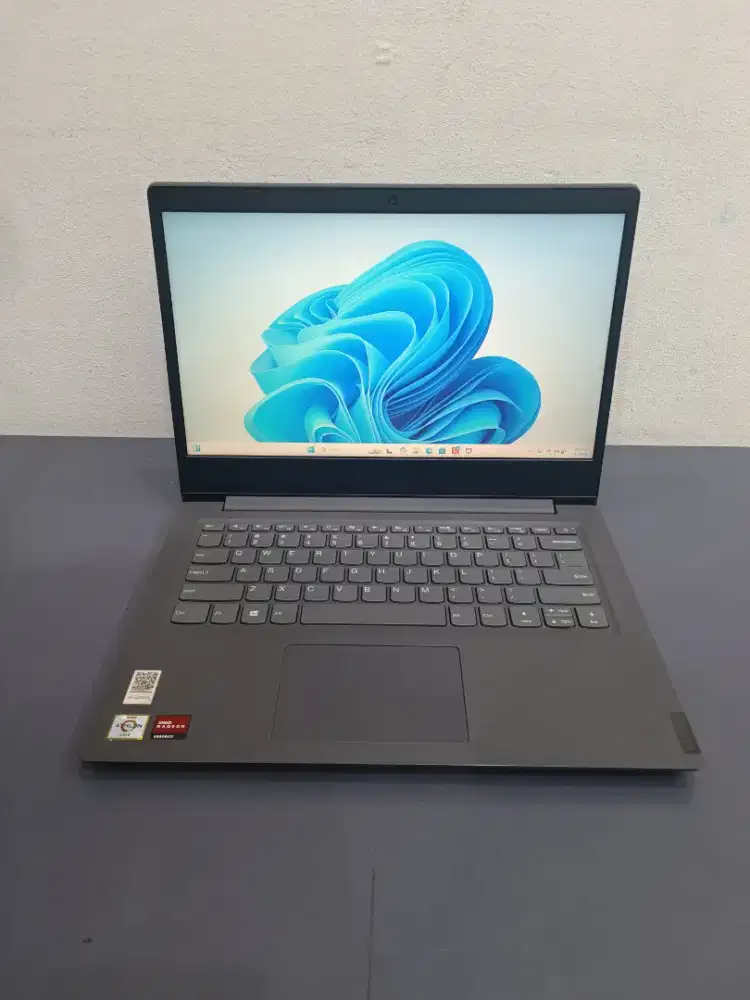 Lenovo V14 ATHLON GOLD 3150U