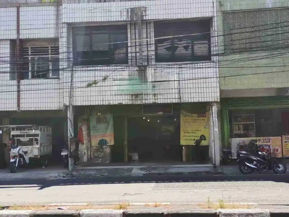 Jual Ruko 3 Lantai Nol Jalan Kapasan. Lokasi Strategis. Cocok untuk toko, kantor, ekspedisi.