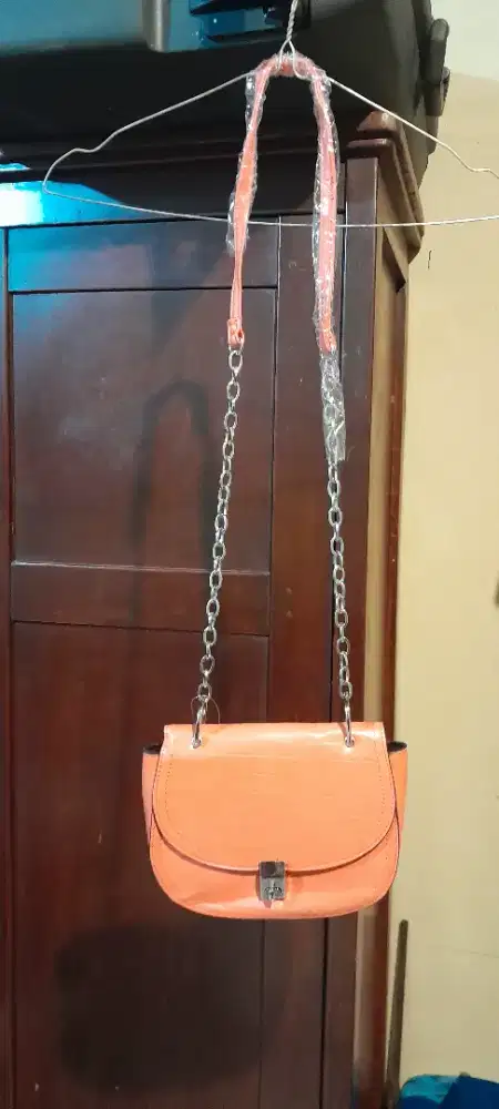 Tas Selempang Stradivarius ori