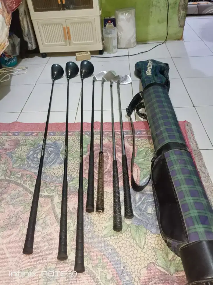 Menjual stik golf lama