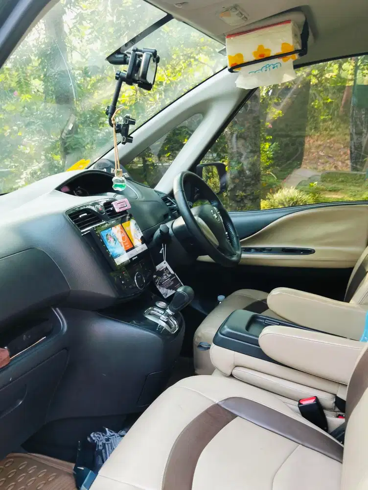Nissan Serena HWS 2013