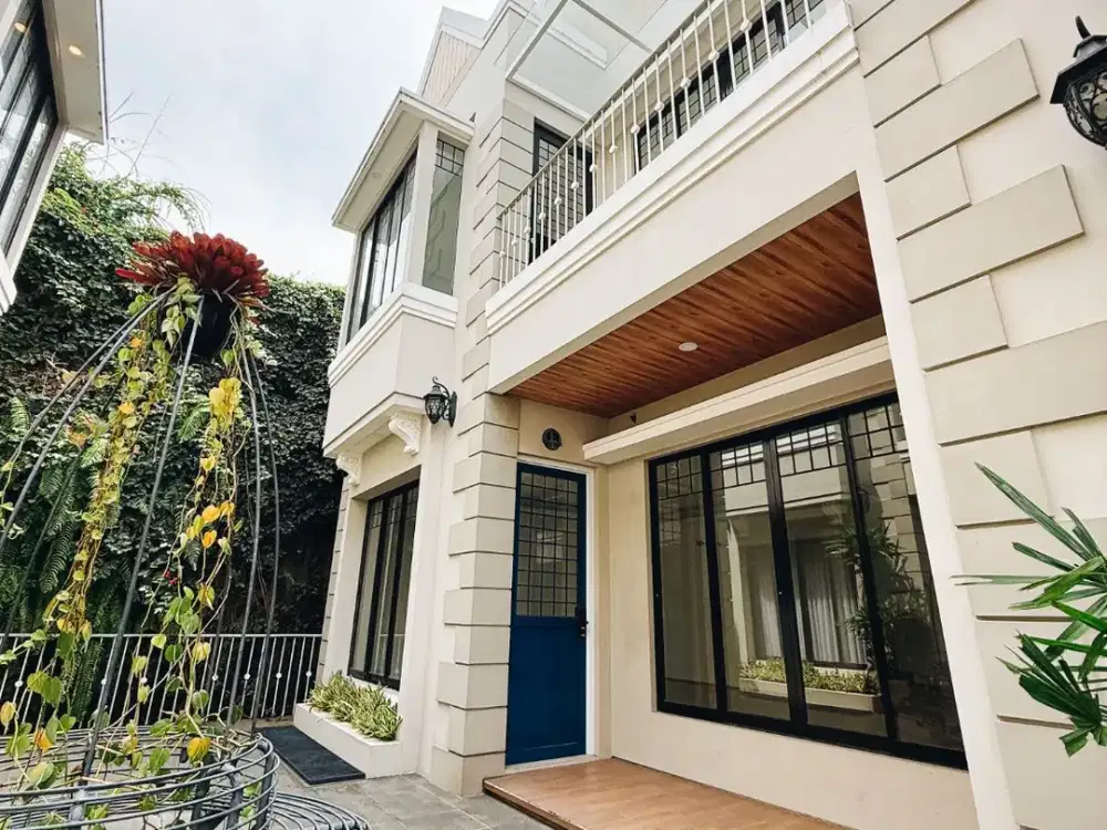 Dijual Townhouse Modern Full Furnish, 3 Lantai, Setraduta Bandung