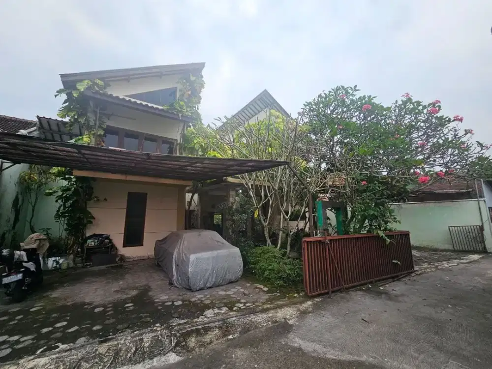 Rumah Asri Area Condongcatur Dekat Pakuwon Mall Sleman Jogja