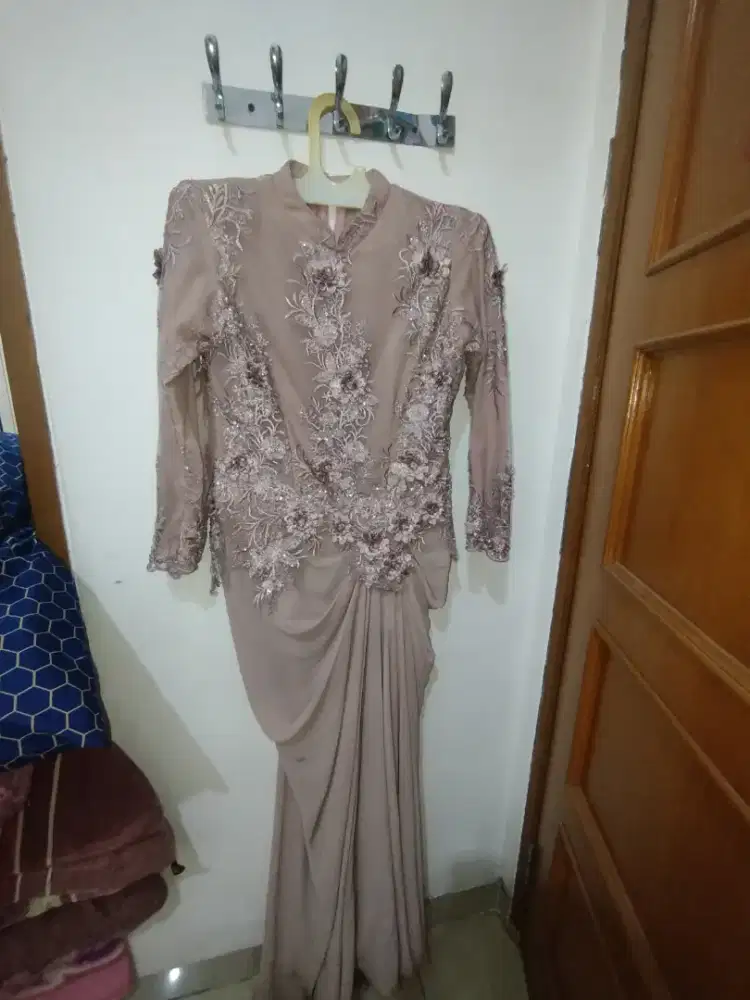 Dress brukat ungu