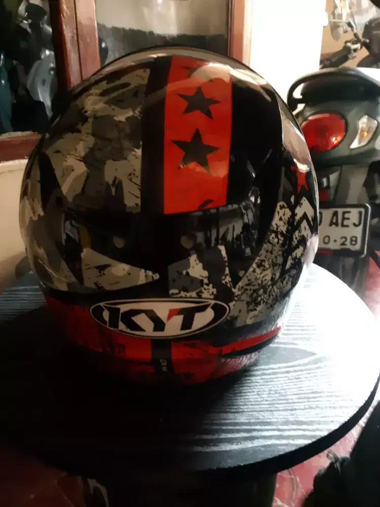 Helm KYT R-10 Full face
