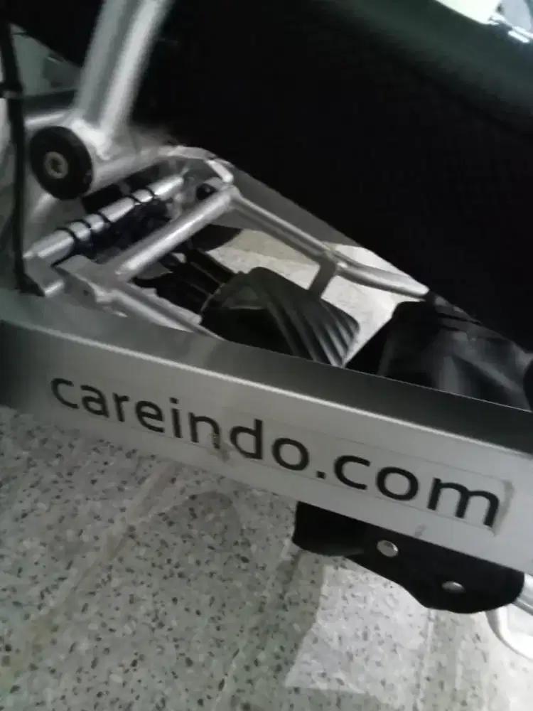 Kursi roda listrik cerindo