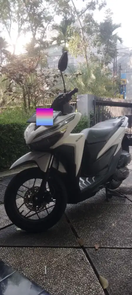 Jual Honda Vario 125 putih 2022 akhir