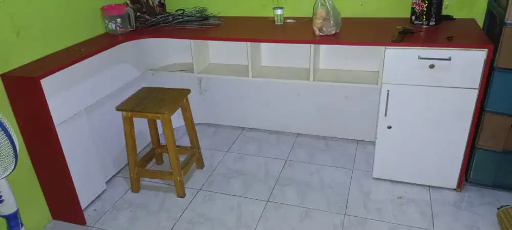 Meja kasir masih bagus