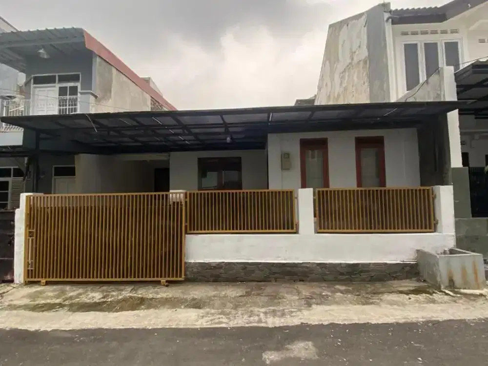 Dijual Rumah Nyaman  Dan Strategis Di Komplek Permata Cimahi