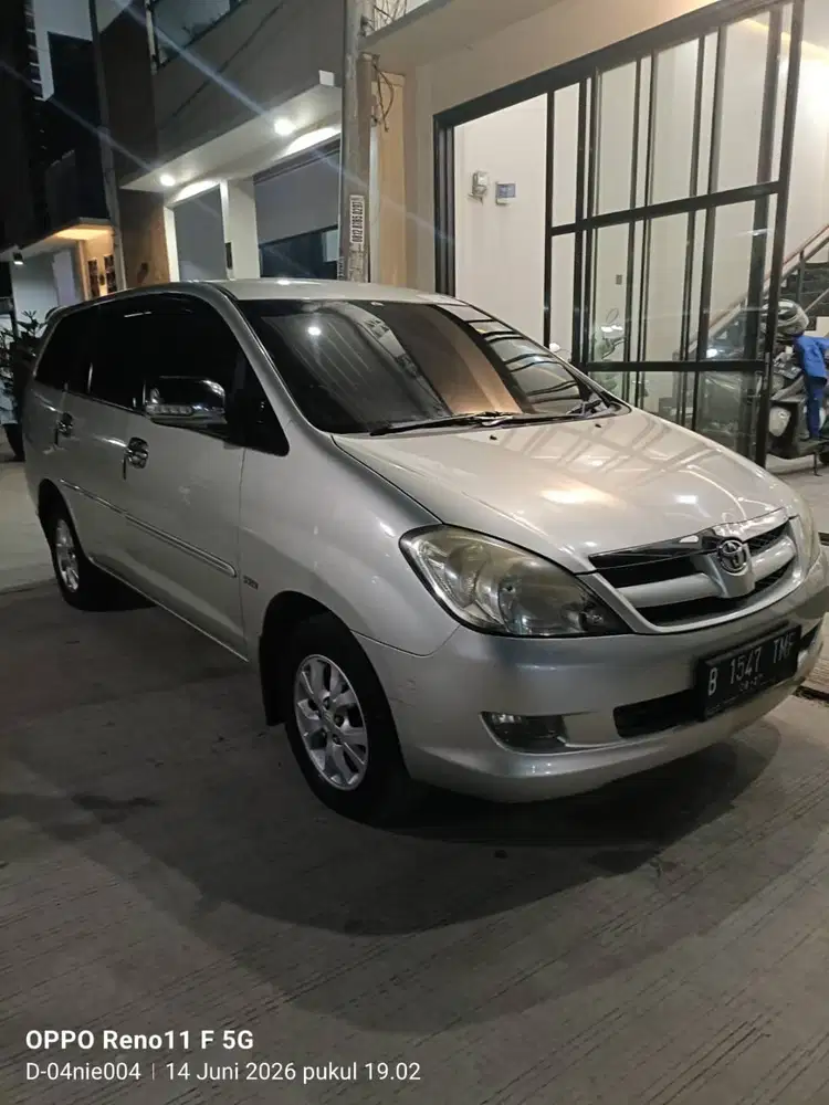 Toyota Kijang Innova V AT 2008