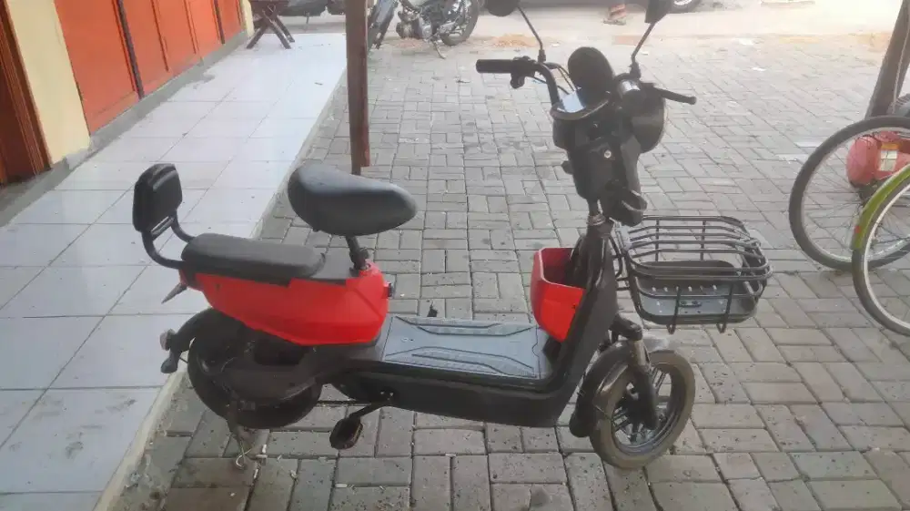Di jual sepeda listrik normal lengkap
