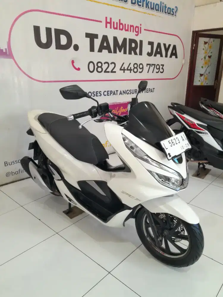HONDA PCX 150 PUTIH CBS 2018