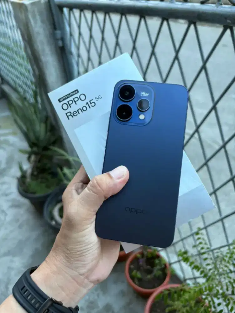 Oppo Reno 15 5G 8/256 Garansi Resmi Februari 2027