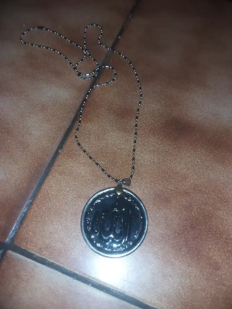 Kalung batu black jade