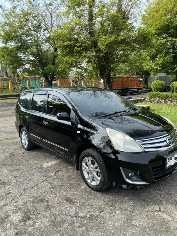 Grandlivina xv 1.5 mt 2013 bagus terawat