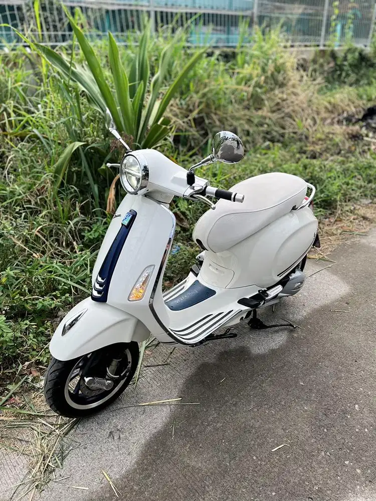 Vespa Primavera YACHT CLUB LIMITED iGET ABS
