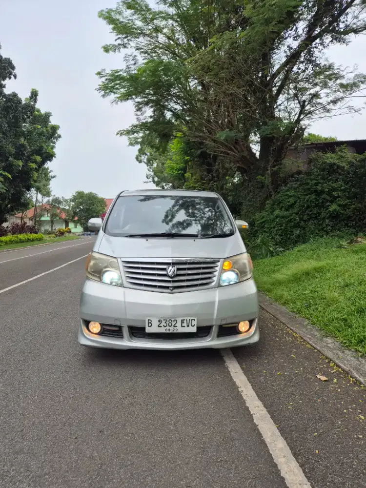 Toyota Alphard 2.4 V AT 2004