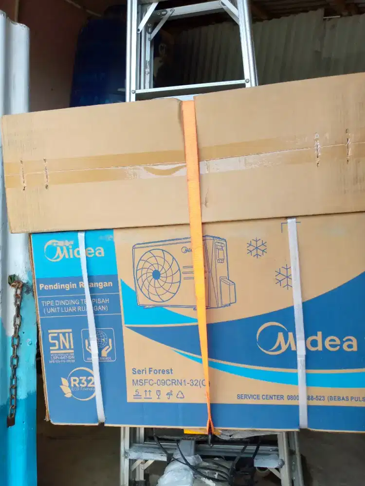 AC Midea 1/2 PK baru