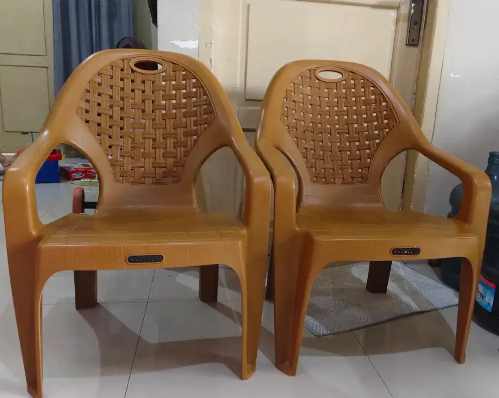 2pcs kursi santai plastik napolly