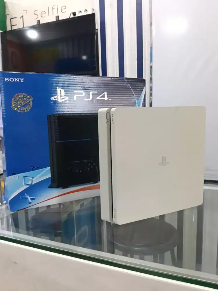 PS4 Slim 1TB Original Mulus Like New Pemakaian 6 Bulan Fullset 2 Stik