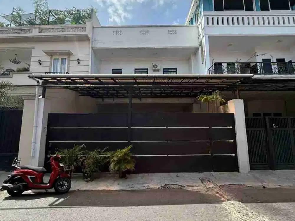 rumah siap huni di komplek melayu kecil  tebet jakarta selatan