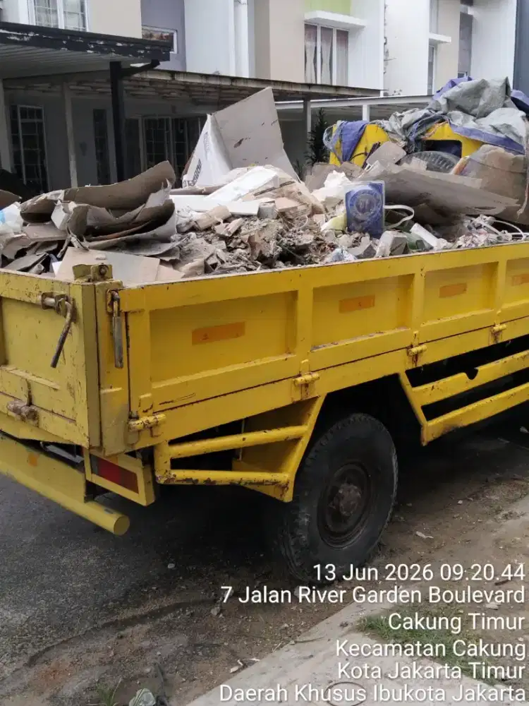 Jasa buang puing dan buang sampah
