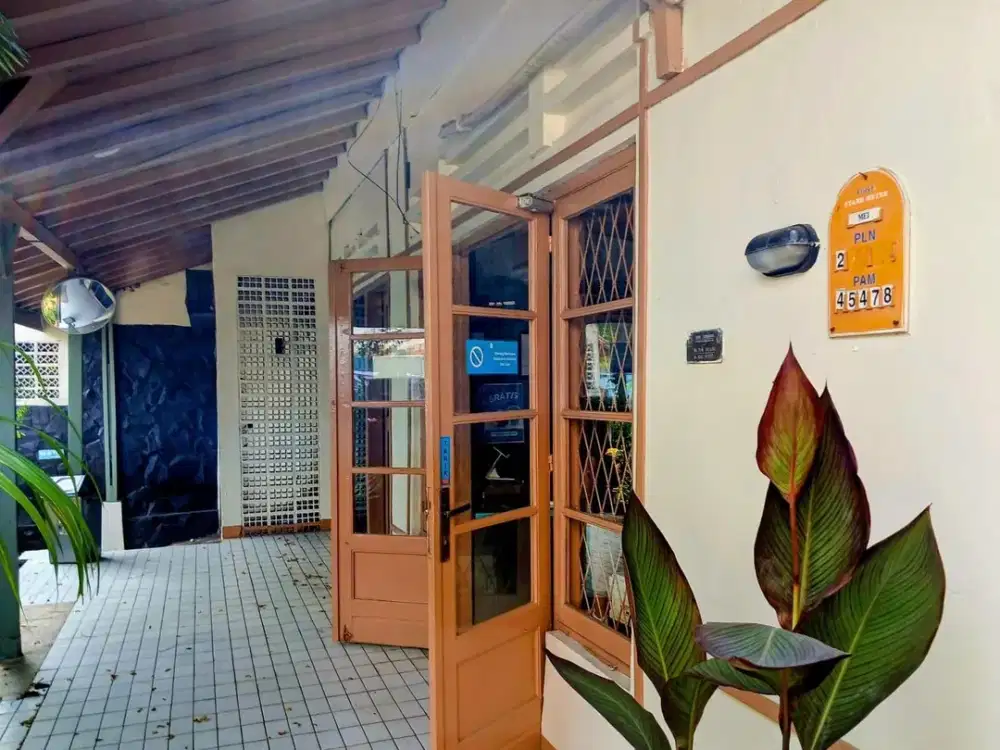 RUANG USAHA Eks CAFE ramai  di Manggarai Jakarta Selatan, daerah strategis disewakan