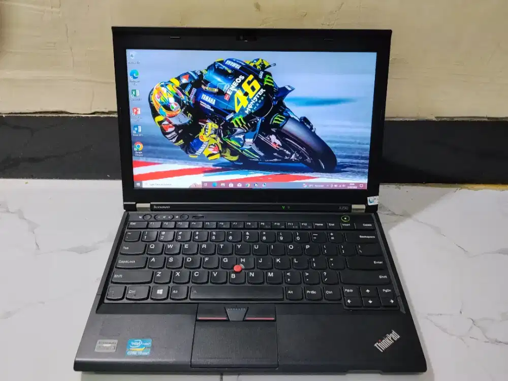 Anti lemot nih laptop lenovo thingpad intel core i5 ram 8 SSD 128 gb